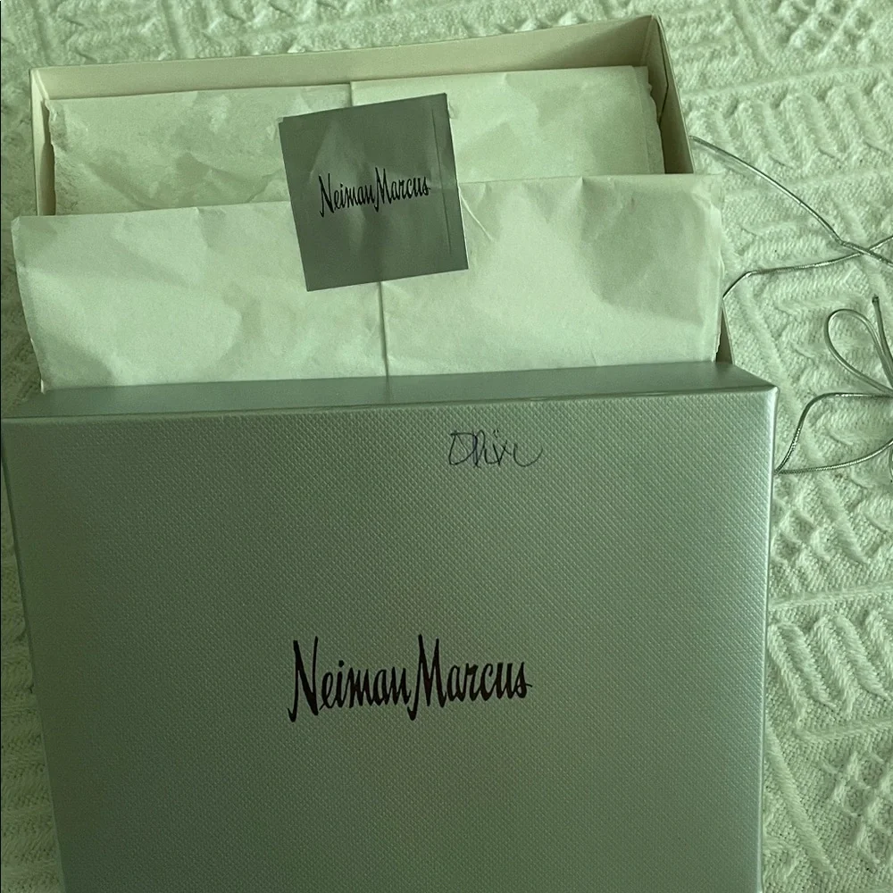 NWT Neiman Marcus 13 bangle bracelet set gold crystal olive green
